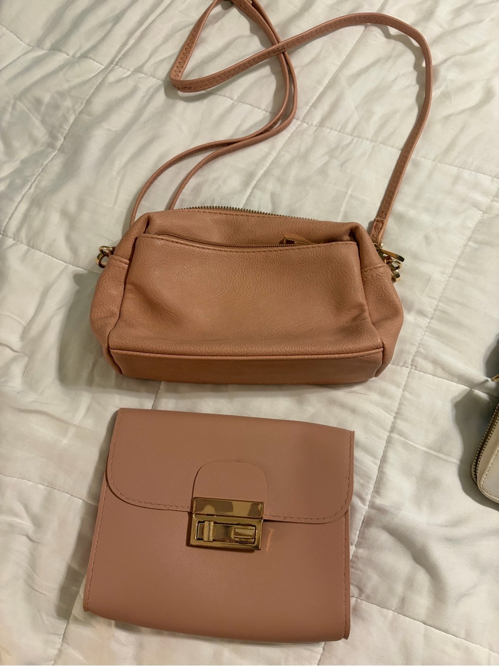 Women’s Crossbody Bag in Dusty Rose – Unbranded